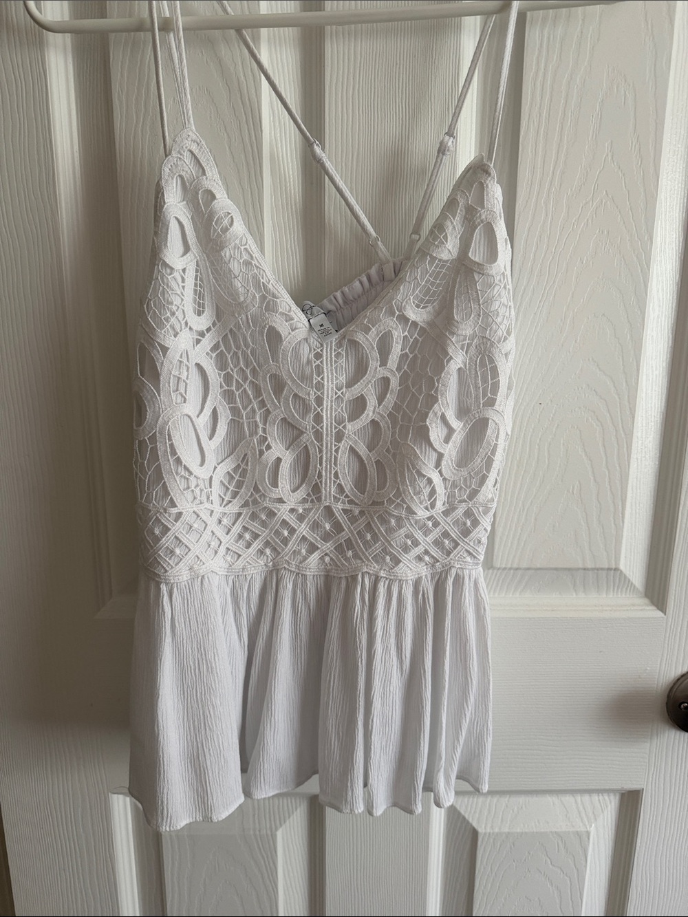 Jessica Simpson White Lace-Trim Peplum Camisole